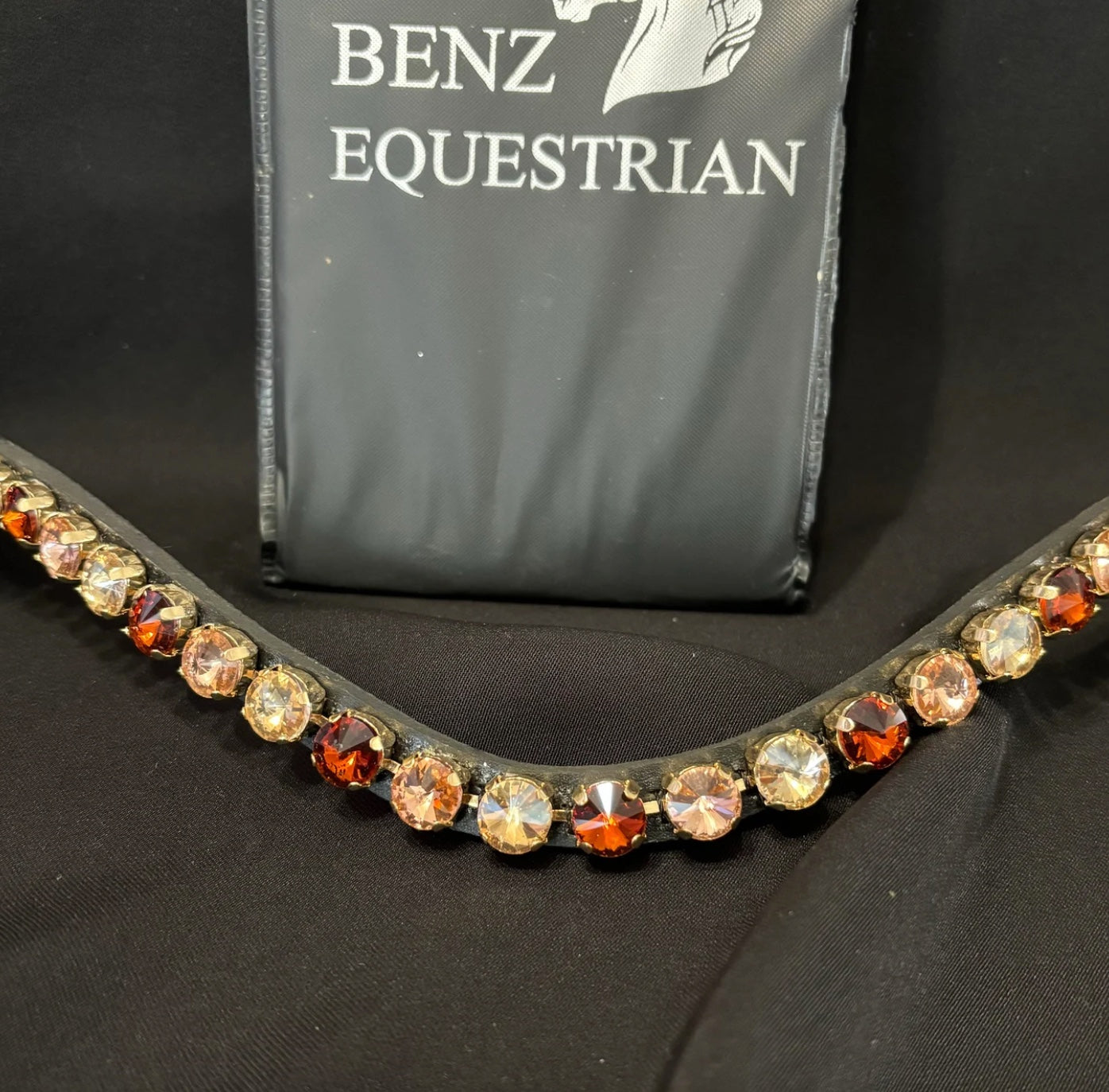 スワロフスキーUシェイプ額革 ハニー&ローズゴールド ブラック Benz Equestrian