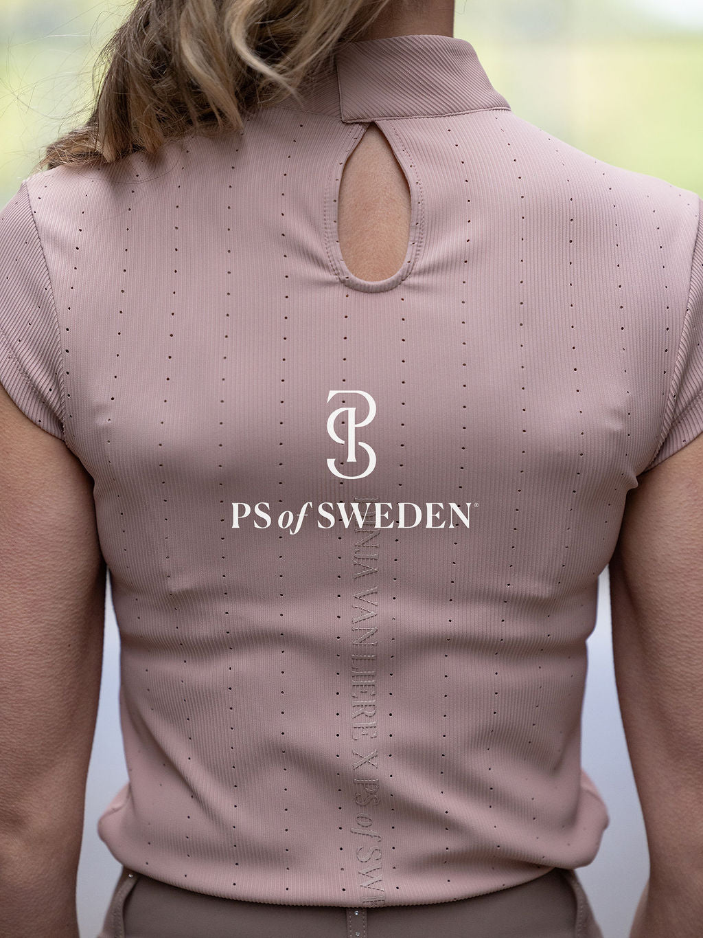 Short sleeve short shirt from the Dinja Collection in ribbed jersey in 3 colours by Ps of Sweden