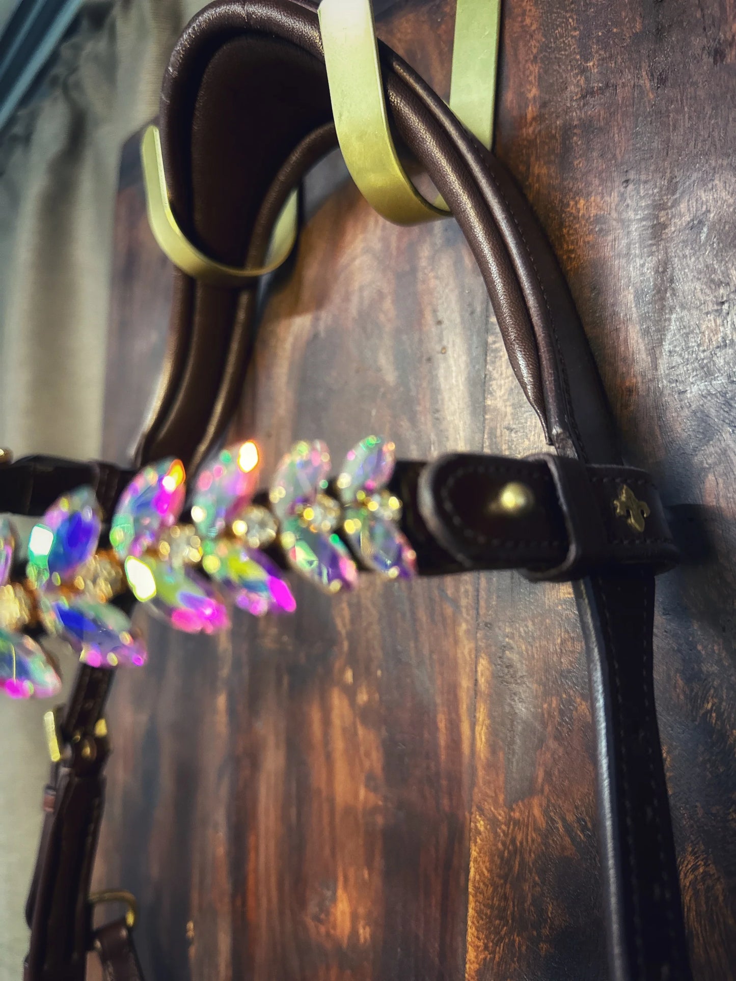 Italian Leather Frame Leather Rainbow White 4 Colors Masego Swarovski Frame Leather