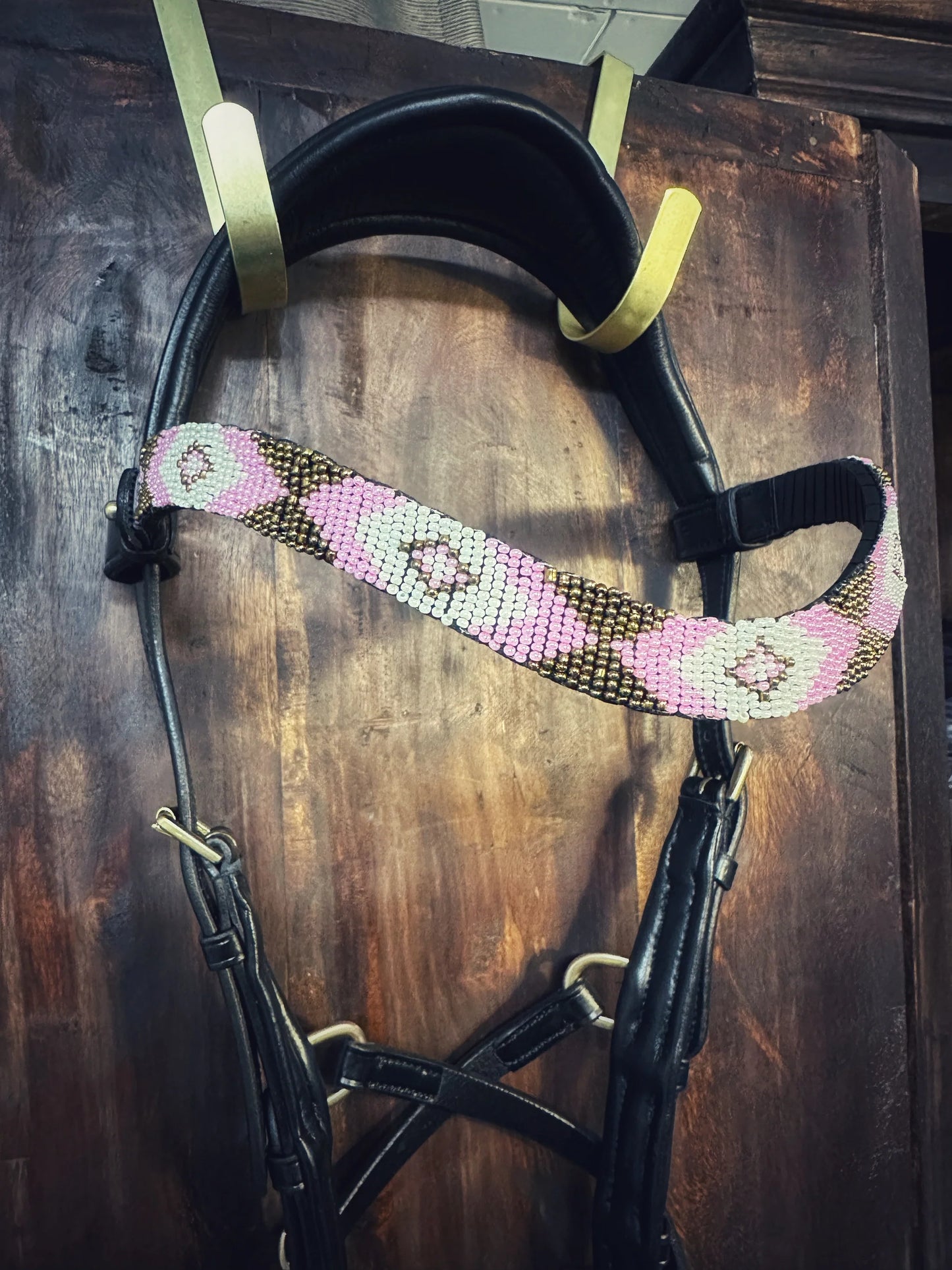 イタリアンレザー額革 ビーズ刺繍 2色 Masego