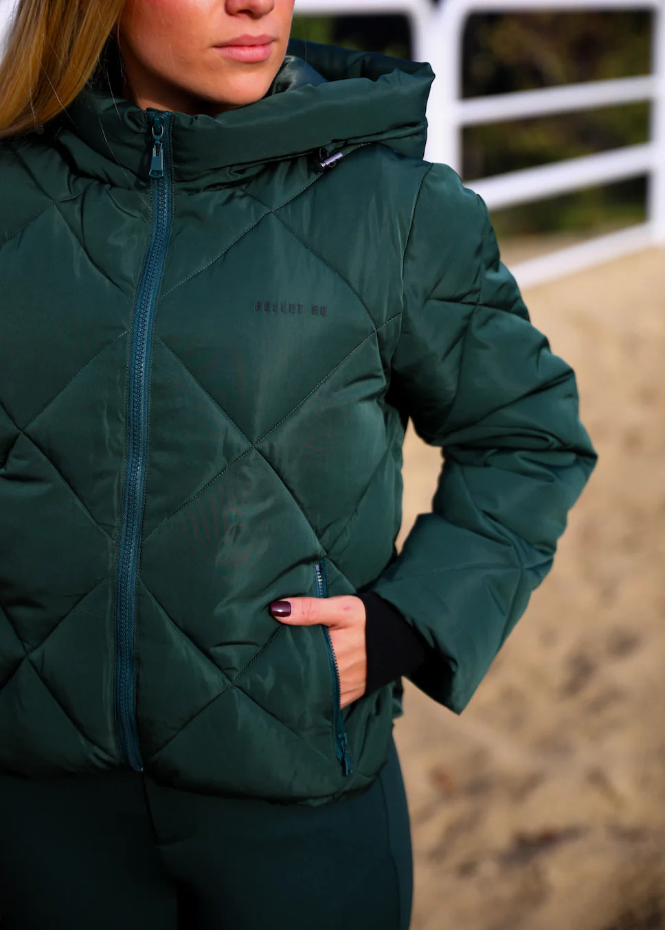 キルティングダウンジャケット ダークグリーン フード付き レディース Bullet Equestrian design