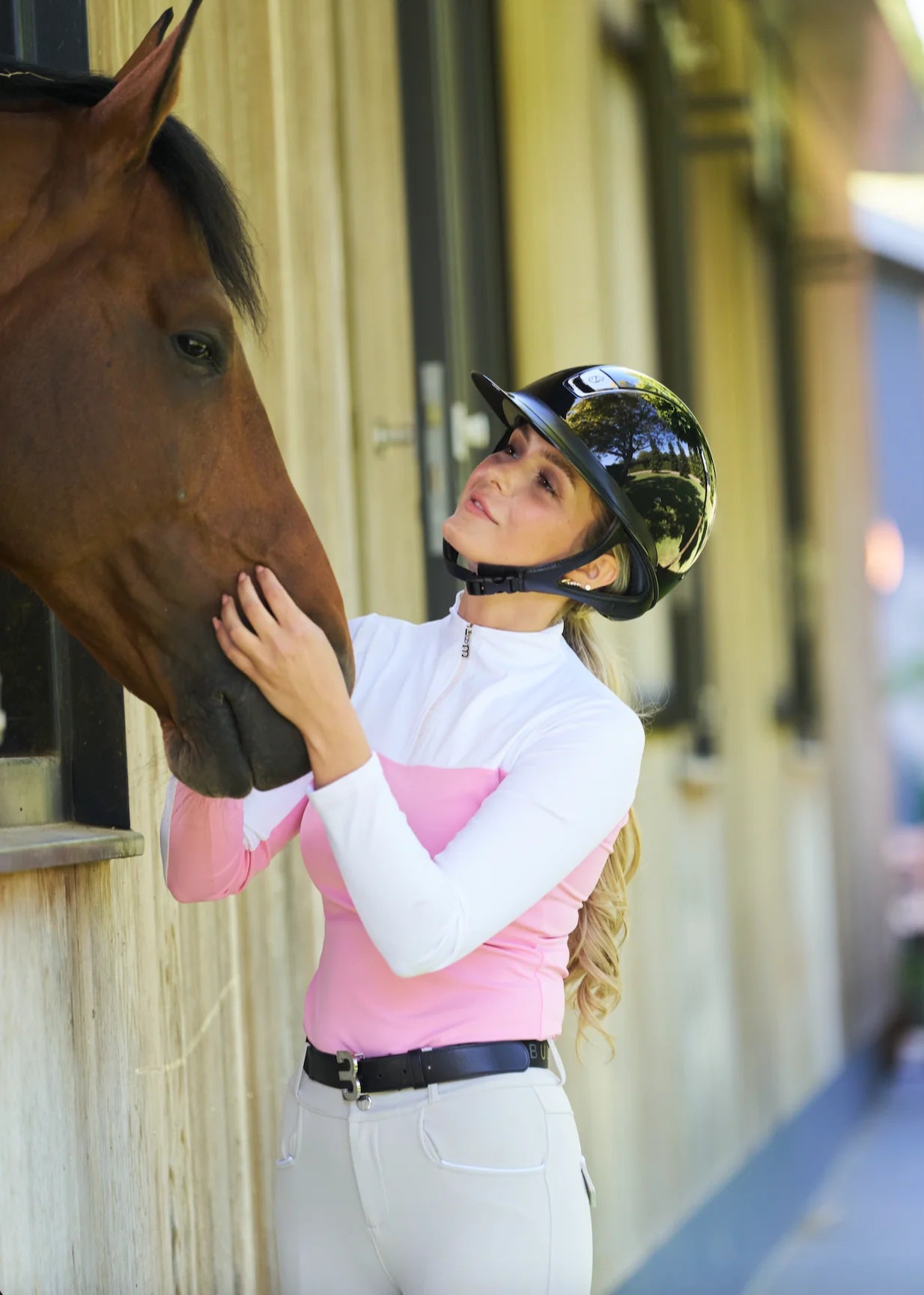 【Viennaコラボ商品】夏用ストレッチトップス 速乾通気性素材 長袖 Bullet Equestrian design ホワイト