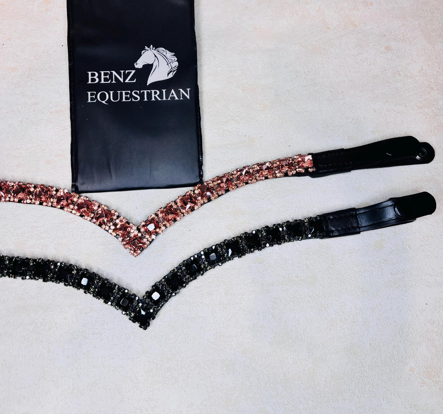 スワロフスキーVシェイプ額革 ローズゴールド/ブラック Benz Equestrian