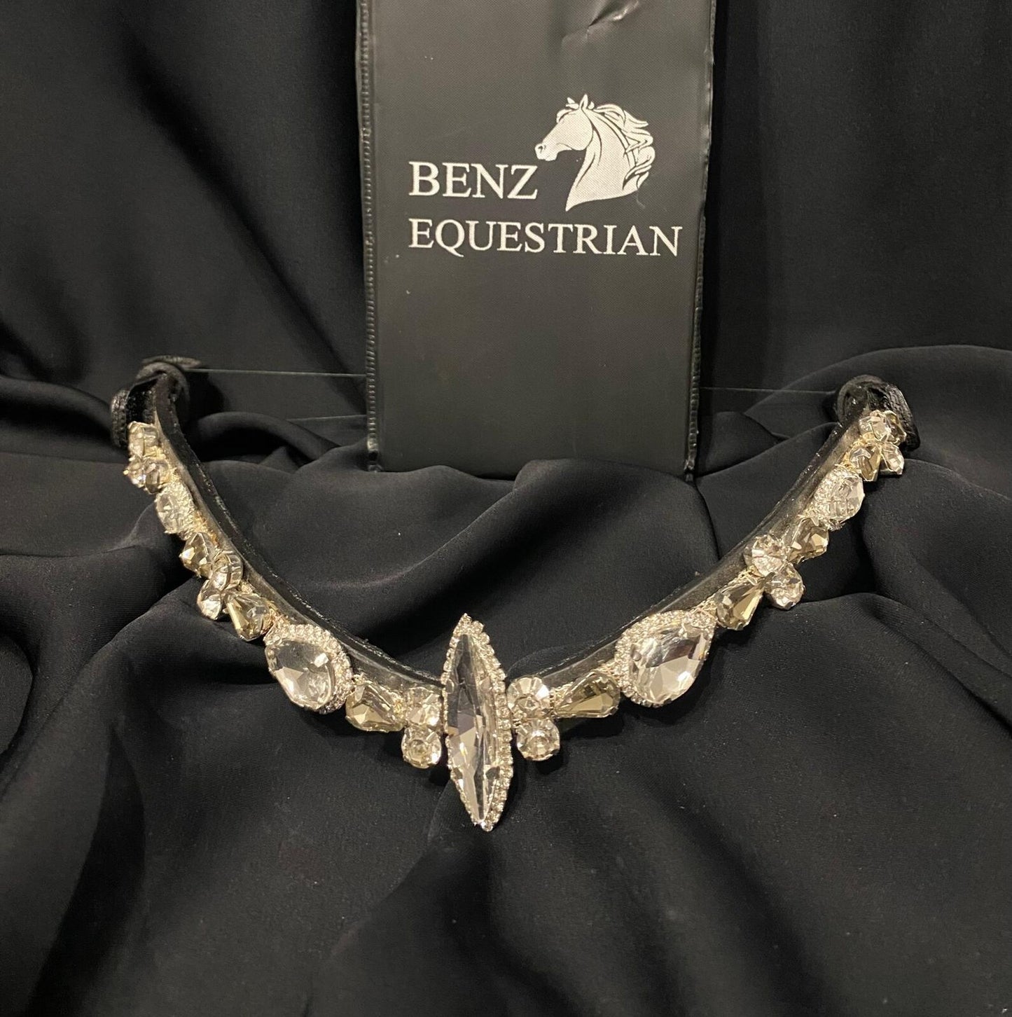 スワロフスキードロップクリスタル額革 シルバー Benz Equestrian