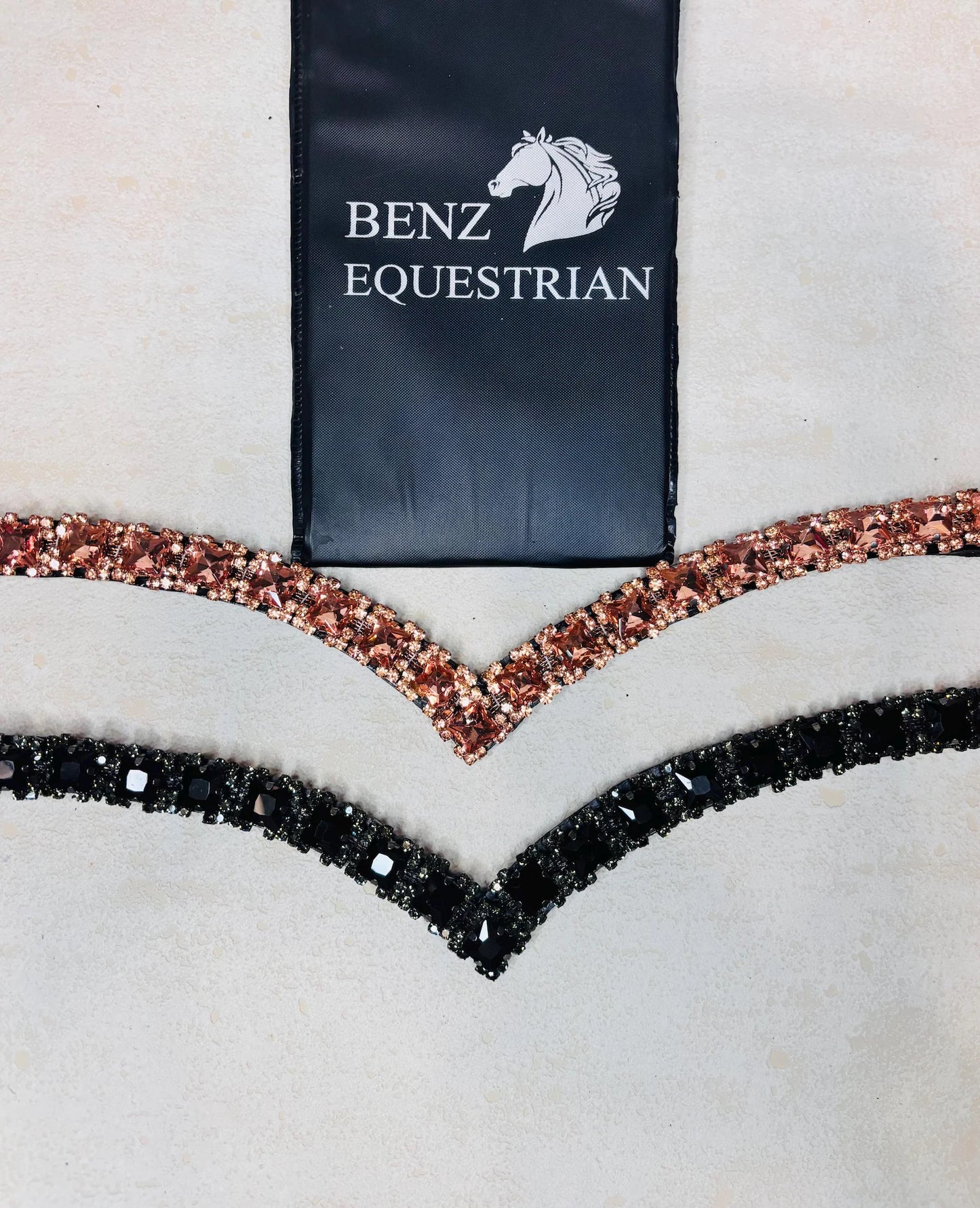 スワロフスキーVシェイプ額革 ローズゴールド/ブラック Benz Equestrian