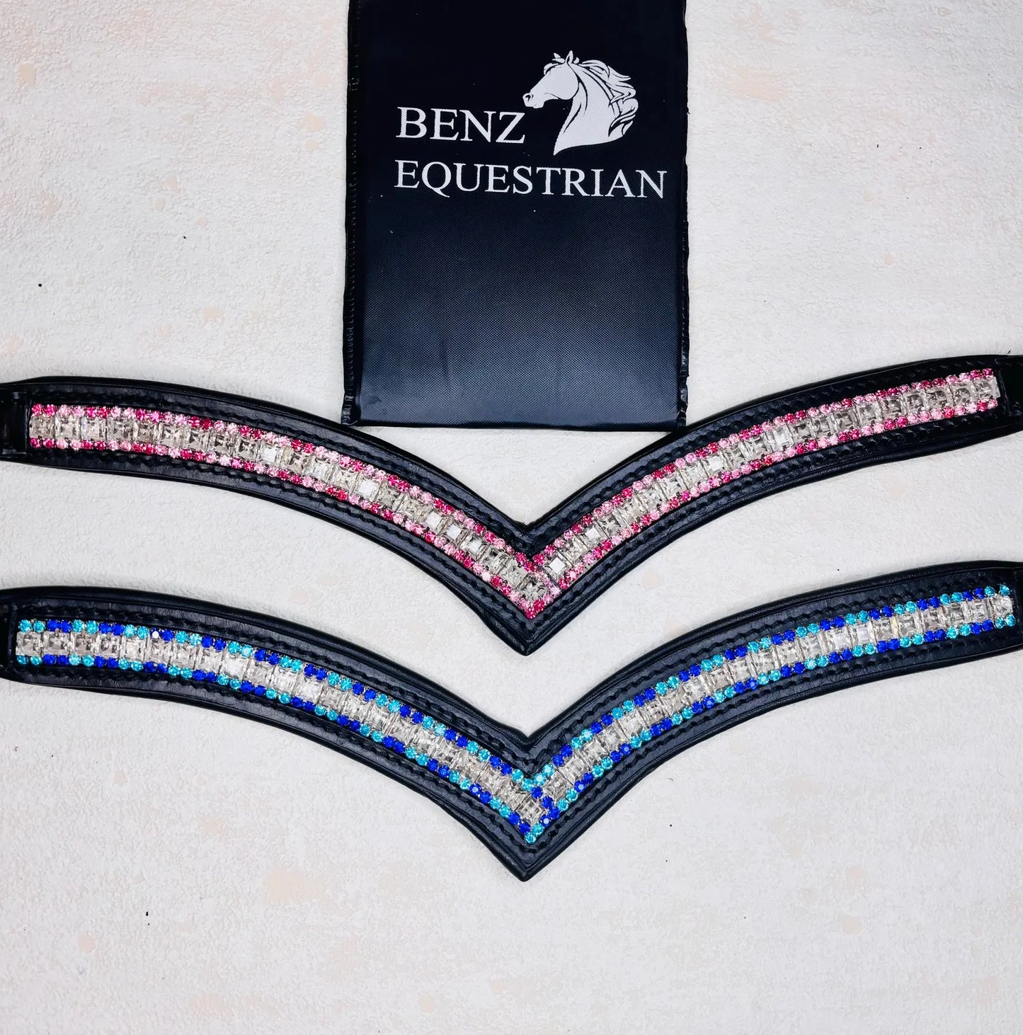 スクエアスワロフスキー額革 Vシェイプ サファイアブルー/ピンク Benz Equestrian