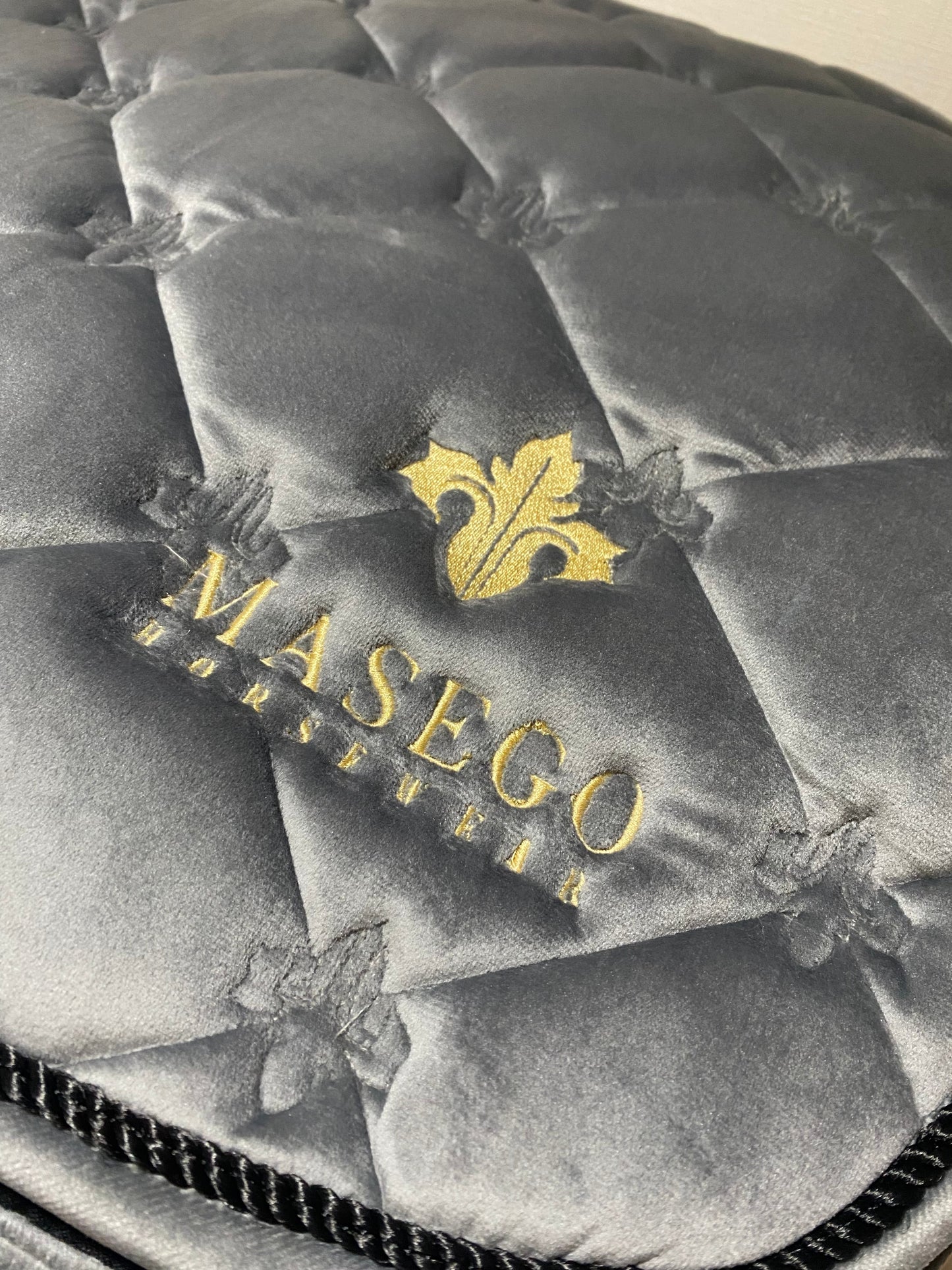 ベルベットサドルパッド グレー フルサイズ 乗馬用ゼッケン馬場用 Masego