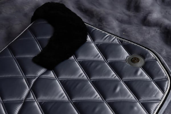 Top quality natural wool fur padded bib for riding track Bib to prevent saddle scratches Eloquence Equestrian