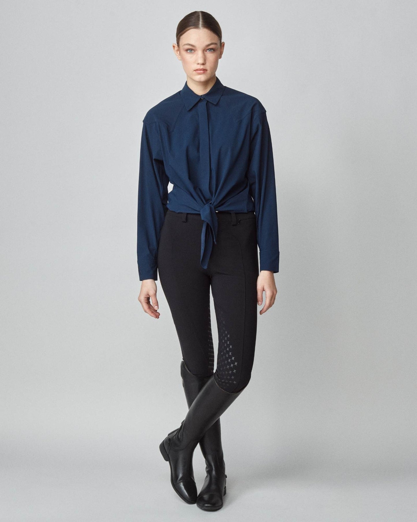 Riding shirt with front tie in stretch technical fabric, navy/white Yagya