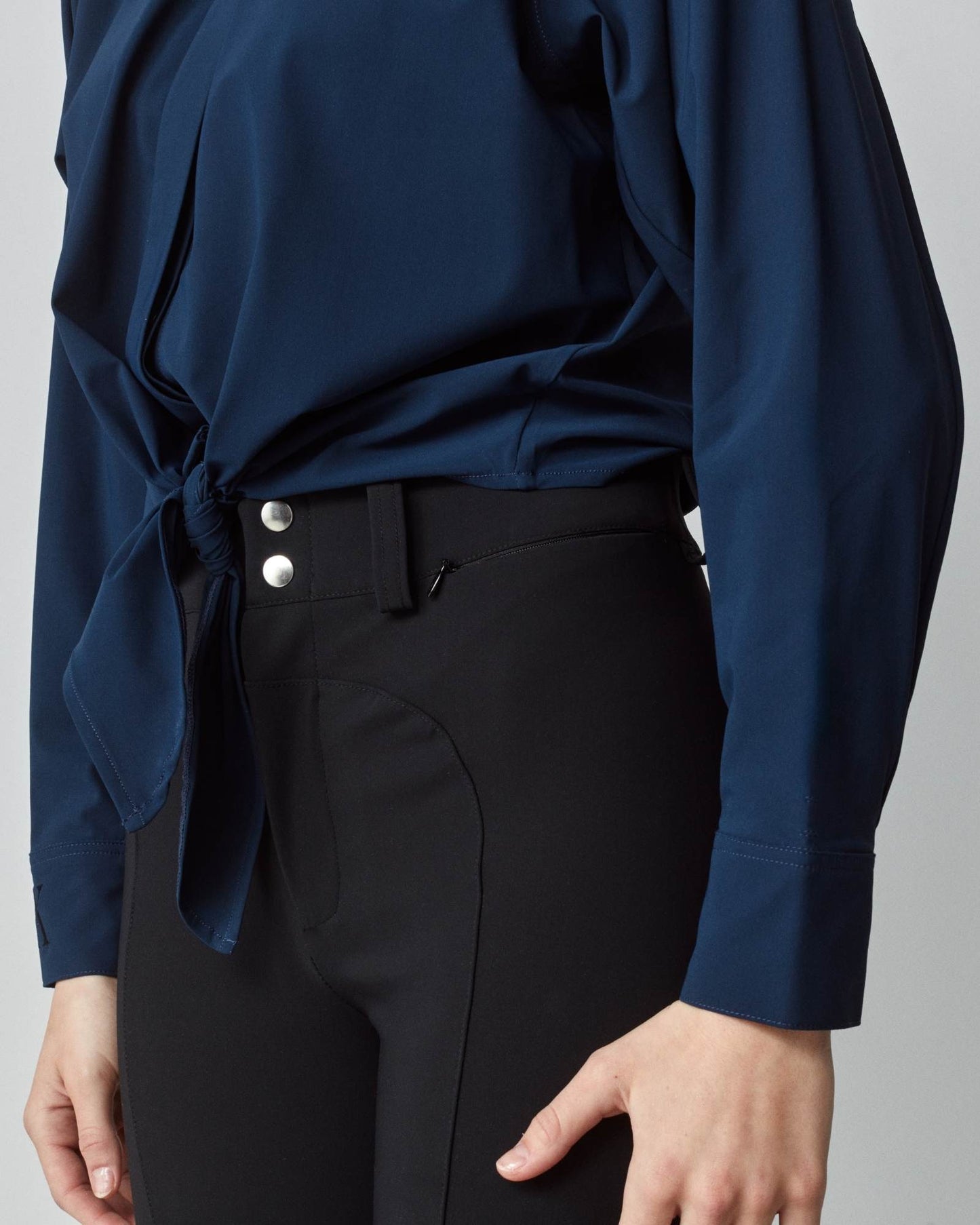 Riding shirt with front tie in stretch technical fabric, navy/white Yagya