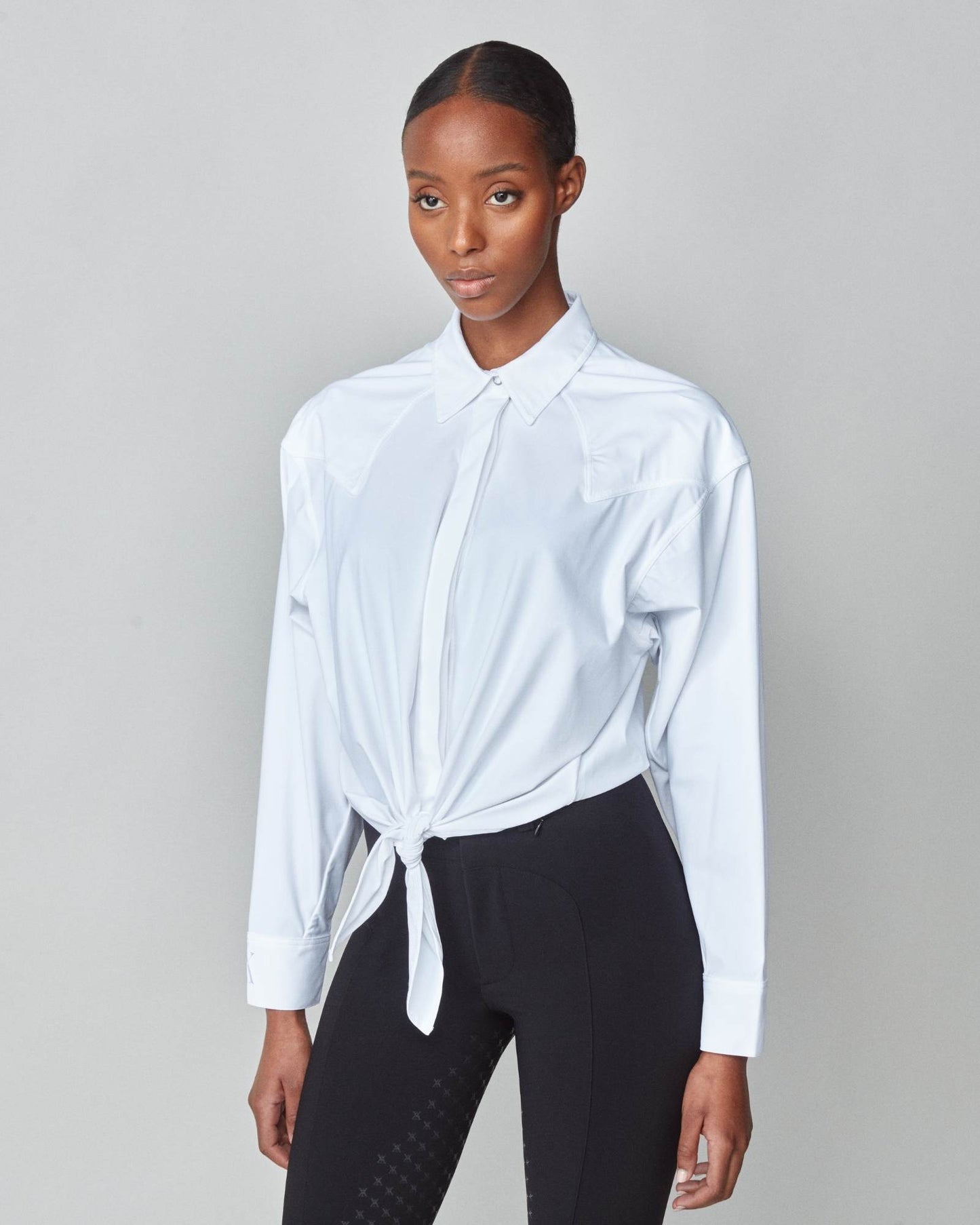 Riding shirt with front tie in stretch technical fabric, navy/white Yagya